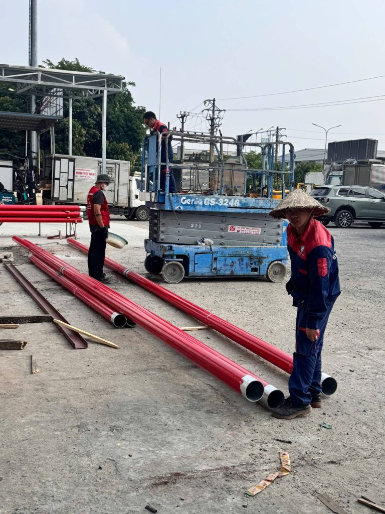 Đội thi công tại công trường